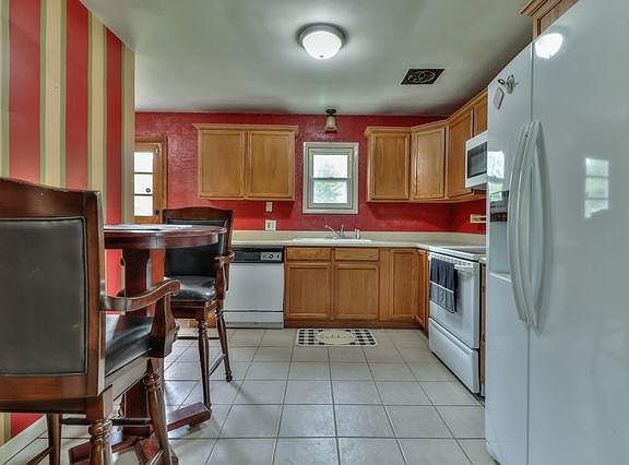 5th image of 1718 Coronado Dr