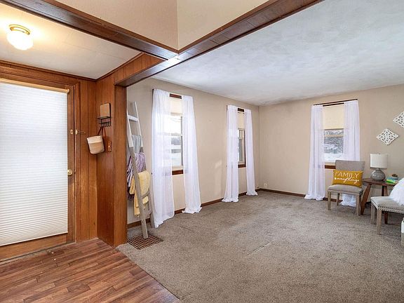 3rd image of 332 E Palace Row