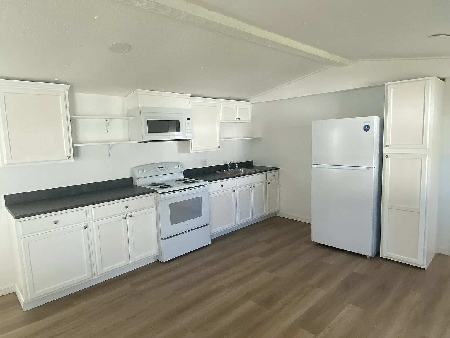 2 bed, 924 sqft, $1,250 — Photo 3