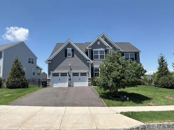 119 Markley Farm Cir, Norristown, PA 19403