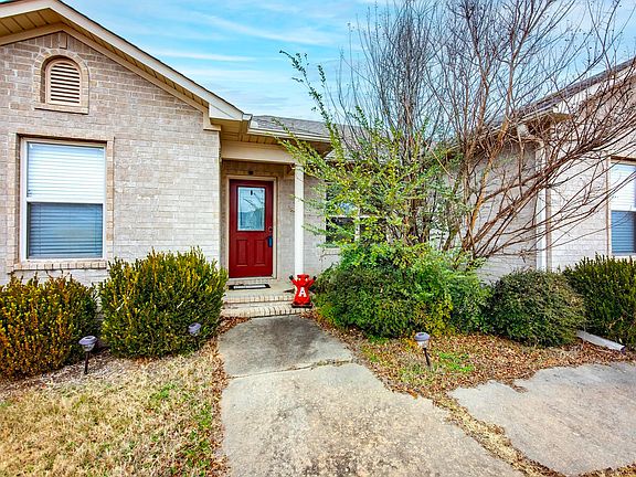 4th image of 11 Birchwood Dr