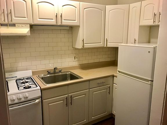 3rd image of 5314 S Dorchester Ave #203