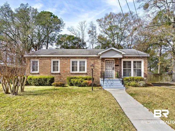 16 E Chadwick Dr, Mobile, AL 36606