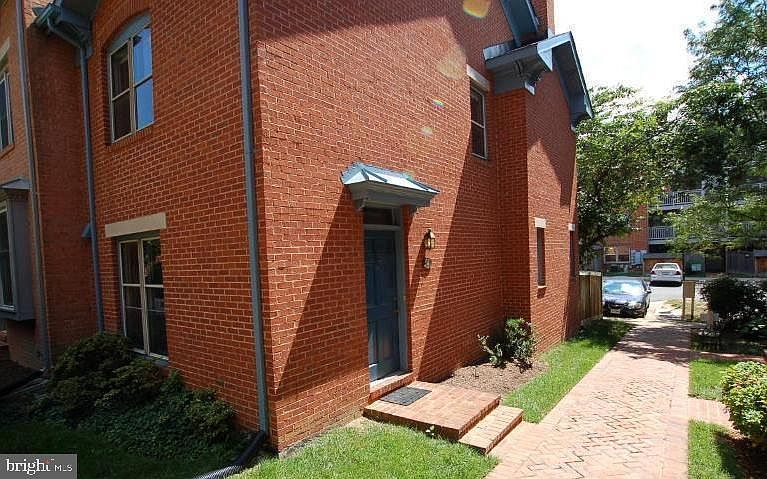 1st image of 541 Colecroft Ct