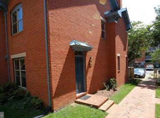541 Colecroft Ct, Alexandria, VA 22314