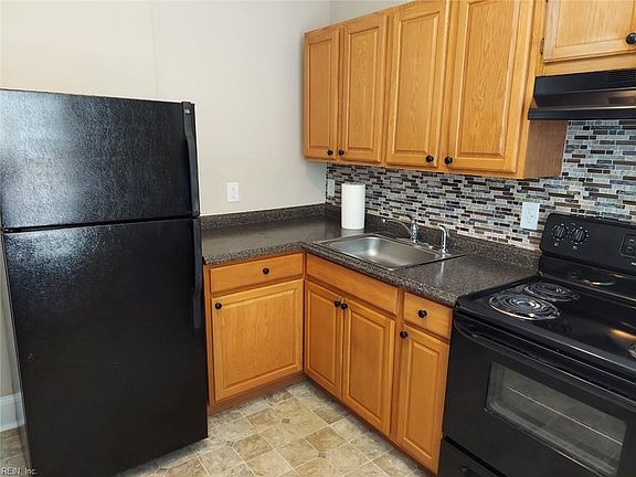 4th image of 348 Washington St APT 5