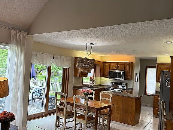 5th image of 6605 Winsted Ct