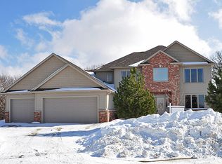 1616 Redwood Ln SW, Rochester, MN 55902