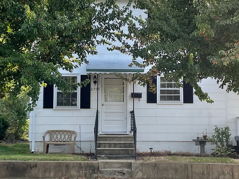 2505 Van Buren St — Photo 1