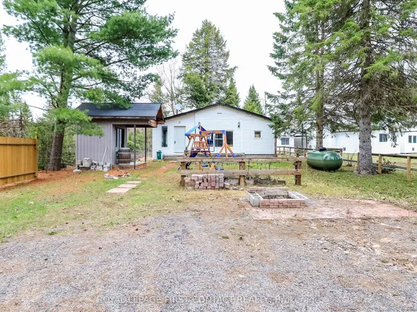 1088 Colony Rd, Bracebridge, ON P1L 1X3