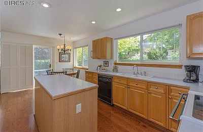 Kitchen with center island