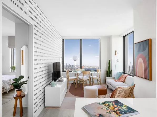 600 Pavonia Avenue image 1 of 24