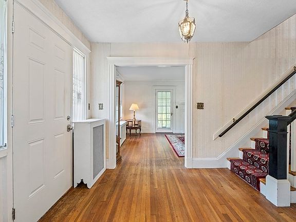 4th image of 4 Frankwood Ave