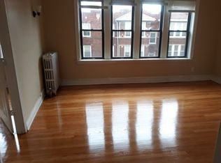 125 E 68th St #3, Chicago, IL 60637