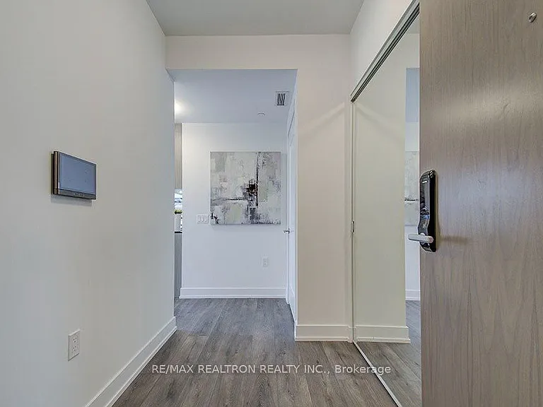 575 Bloor St E #2208 — Photo 15