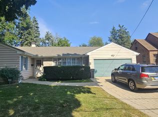 61 Mallery Ave, Elgin, IL 60123