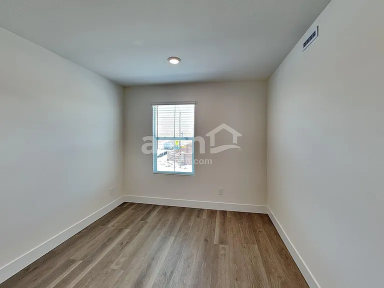 8141 Braavos Peninsula Ave — Photo 20