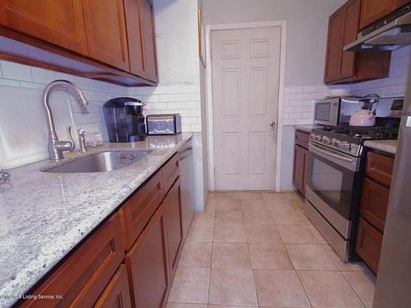 4th image of 68 Clark Ln #A