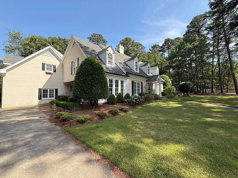 1610 Ridge Rd — Photo 3