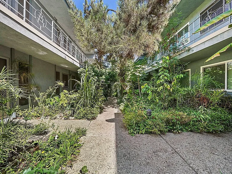 Blairwood Wyngate (#230) — Photo 22