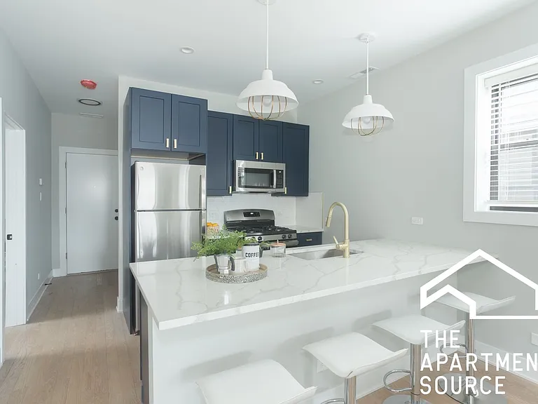 4413 N Seeley Ave #3B — Photo 1