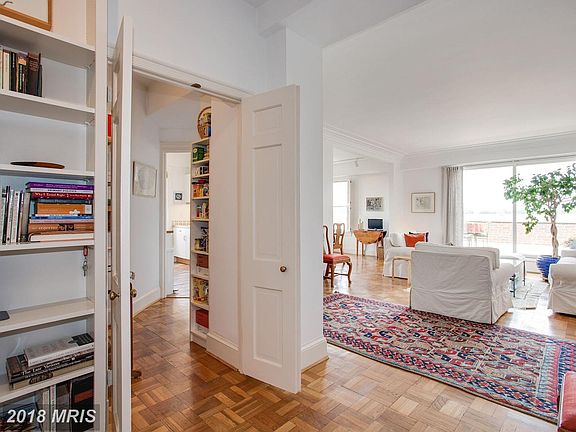 4th image of 4000 Cathedral Ave NW #810-811B