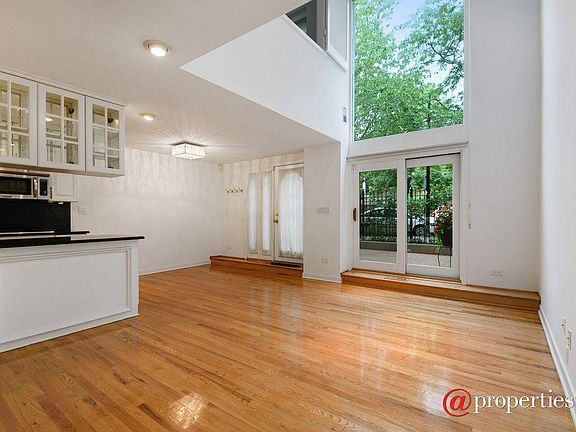 5th image of 2040A N Cleveland Ave Unit B