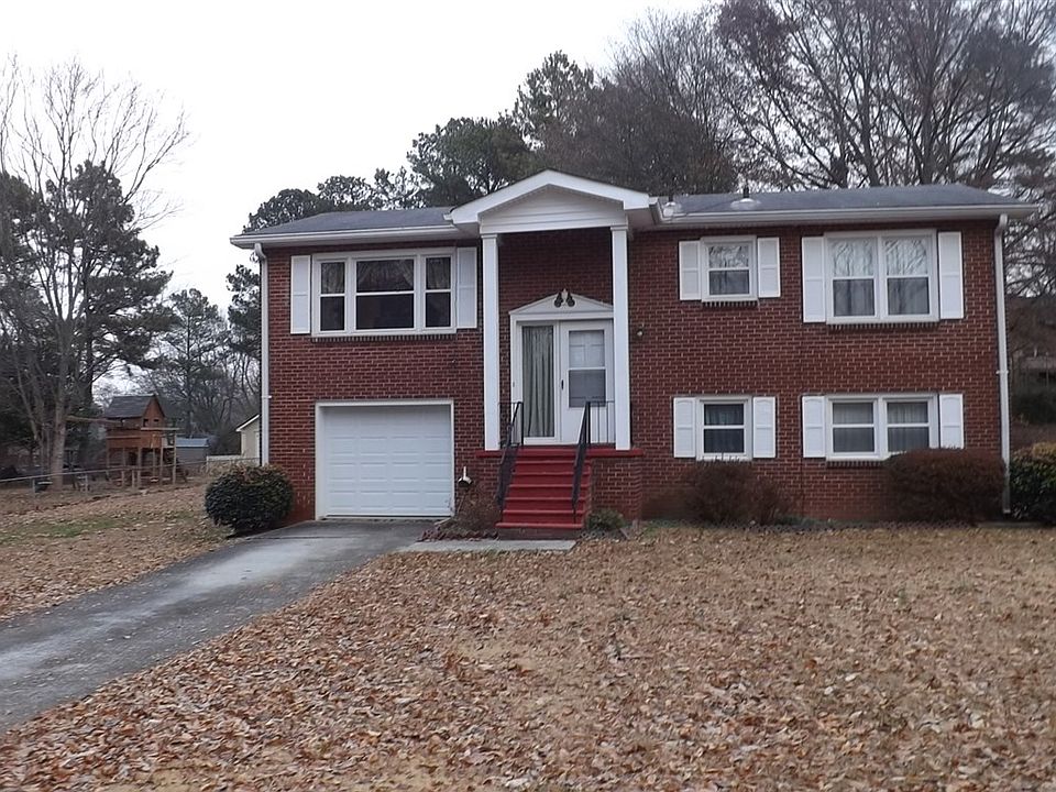 1st image of 700 Bonnie Dell Dr