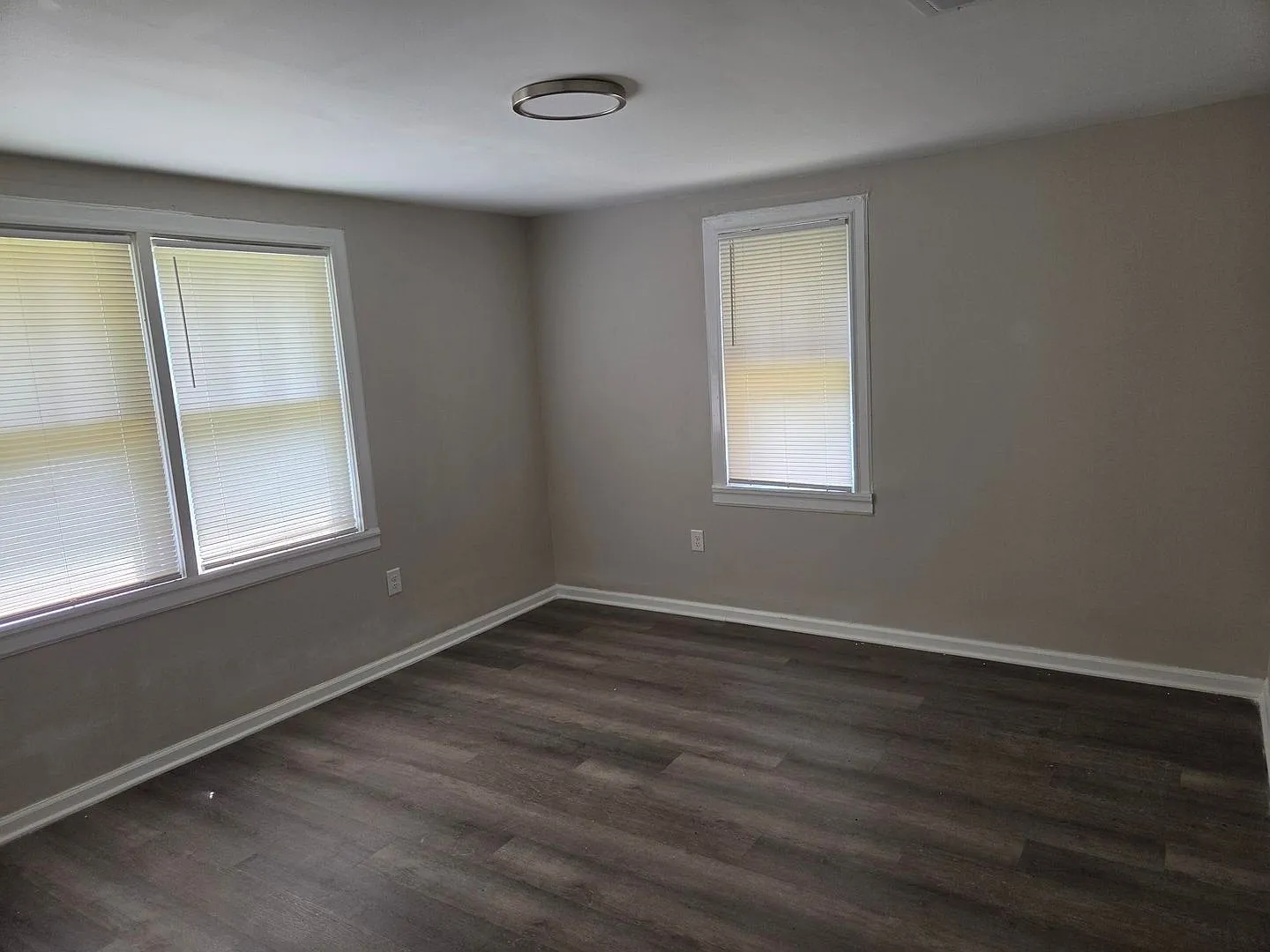 3152 S Stratford Road — Photo 4