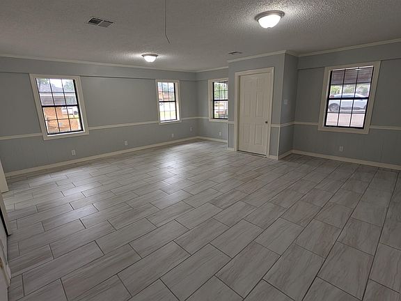 5th image of 816 Warren Dr