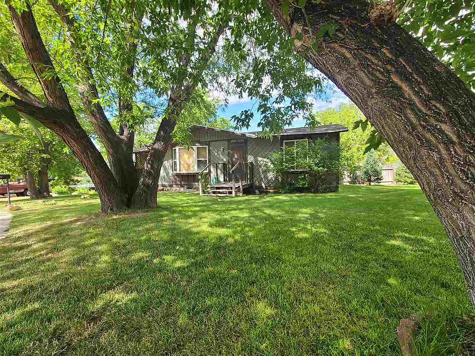 1st image of 340 Hobbit Hole Dr