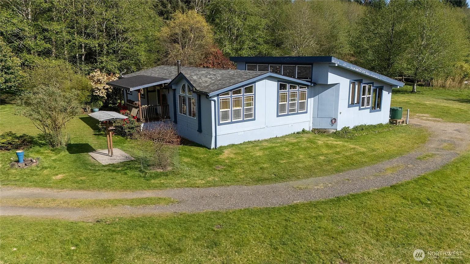 1074 Wentworth Road photo 1