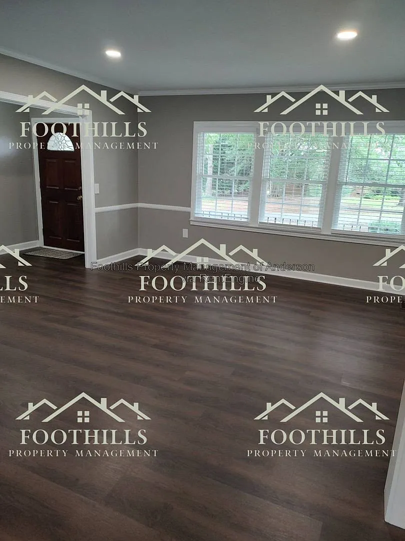 3 bed, 2.0 bath, 1596 sqft, $1,750 — Photo 2