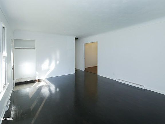 4th image of 1235 E X Ave