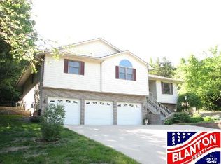 2915 Tatarrax Dr, Manhattan, KS 66502