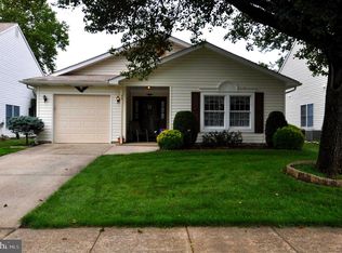 32 Candlelight Cir, Columbus, NJ 08022