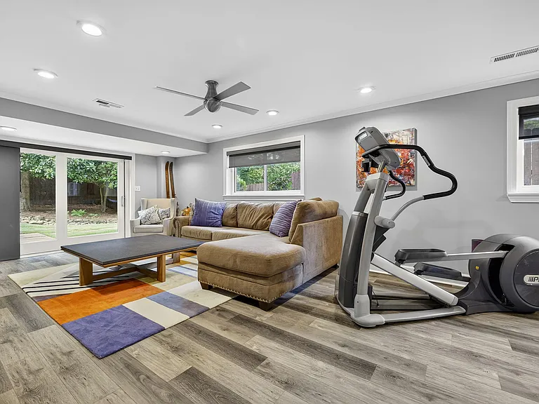 360 Elden Dr — Photo 29