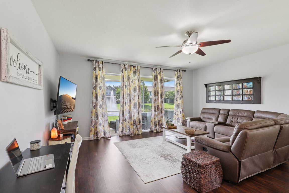 next background image