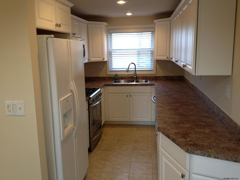 4th image of 76 CATHERINE Street