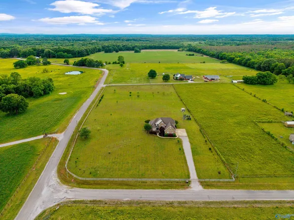53 County Road 132, Town Creek, AL 35672