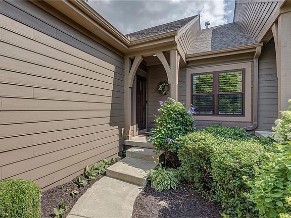 2nd image of 7813 W 158th Pl