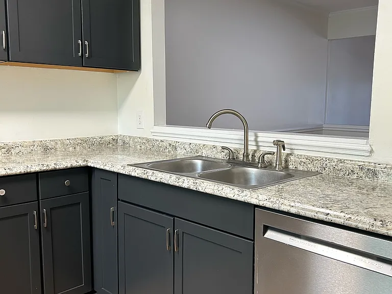 2505 W Broad St #1-221 — Photo 3