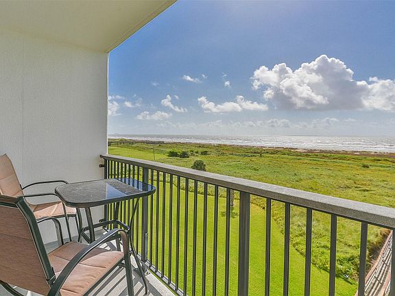 4th image of 415 E Beach Dr APT 305