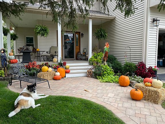 3rd image of 2547 Reynolds Rd