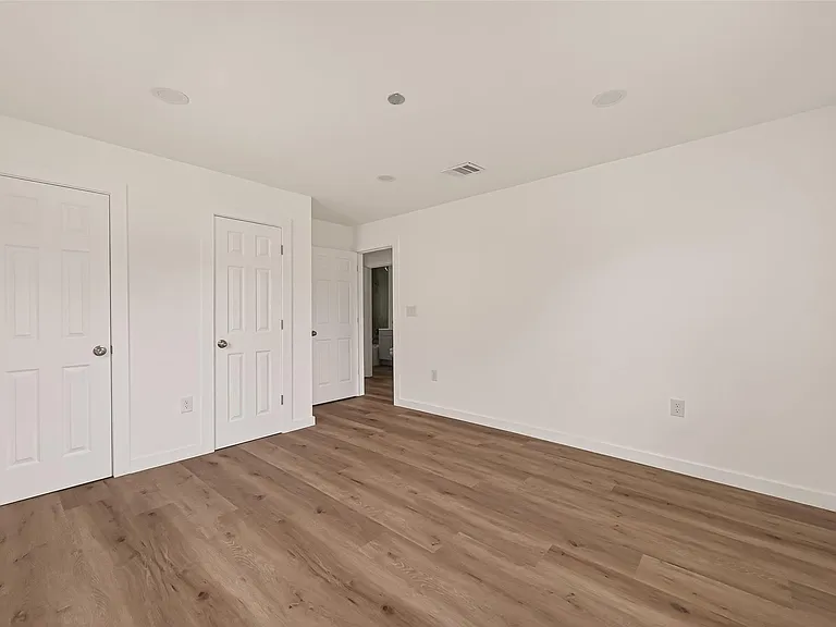 3922 Alsace St — Photo 22