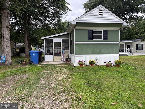 3rd image of 635 Newport Dr