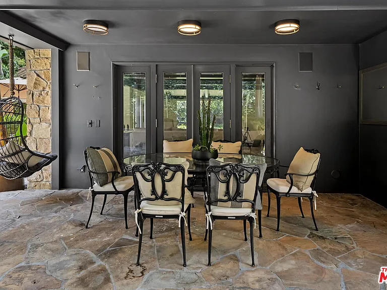 575 N Beverly Glen Blvd — Photo 36
