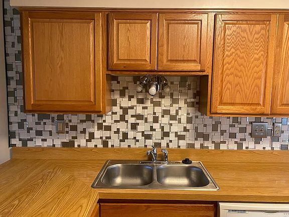 4th image of 8318 Woodgrove Ct