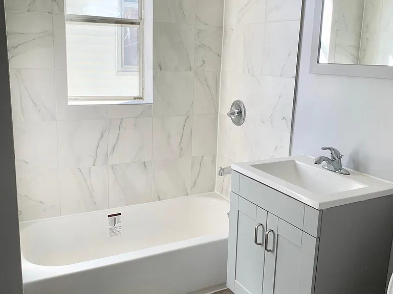 702 Brewster St #2 — Photo 5
