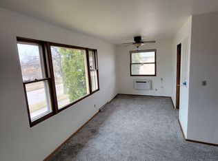 1727 Silvercrest Dr, Appleton, WI 54911